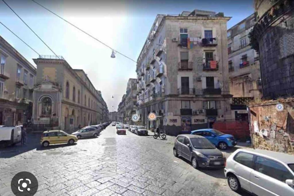 Appartamento Emyesabi Napoli Esterno foto